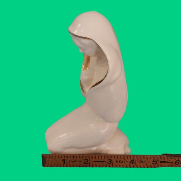 Kay Finch Praying Madonna Christmas Nativity Figurine RARE Gold & White Colorway - Picture 10 of 10